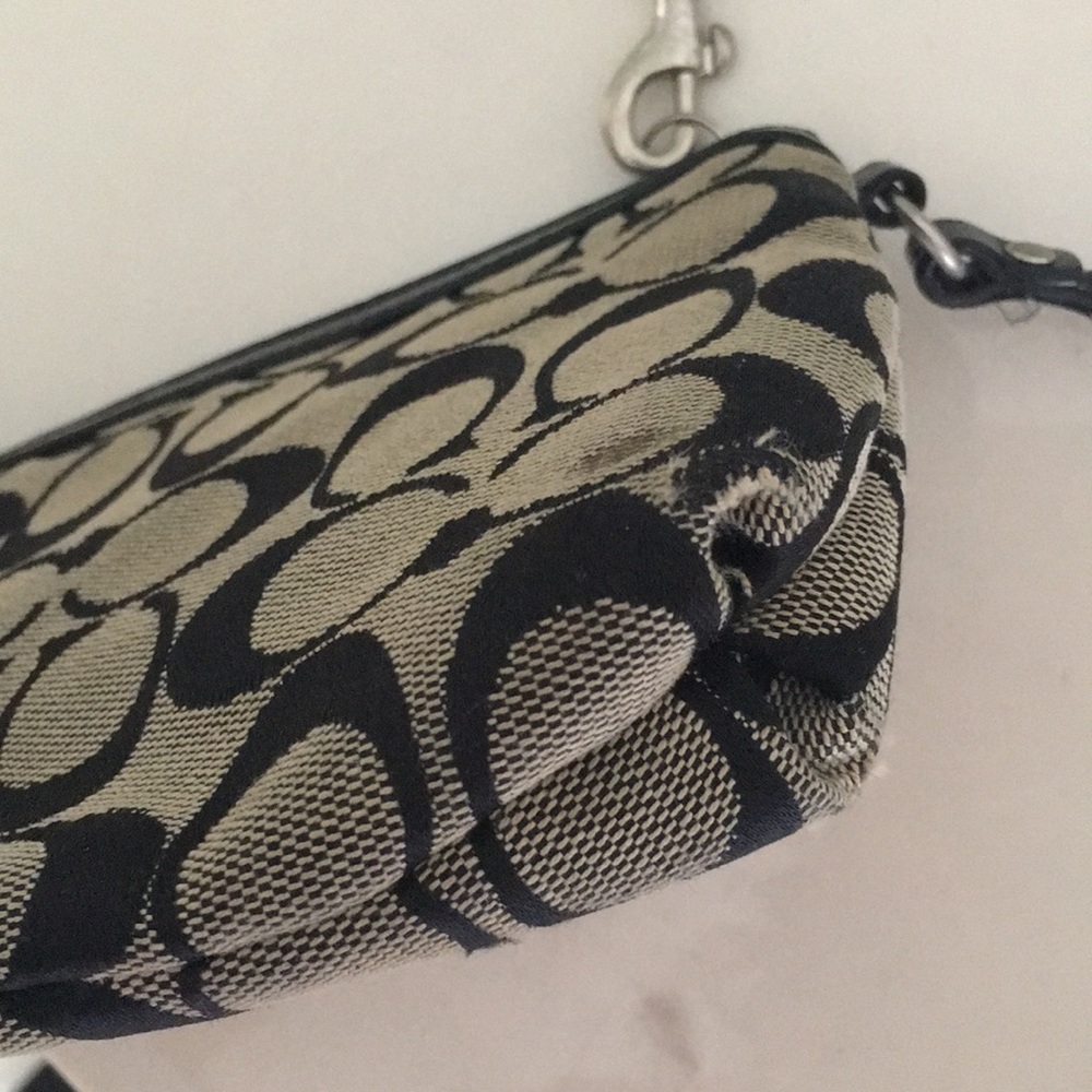 Coach Black Wrislet Wallet - Picture 3 of 6